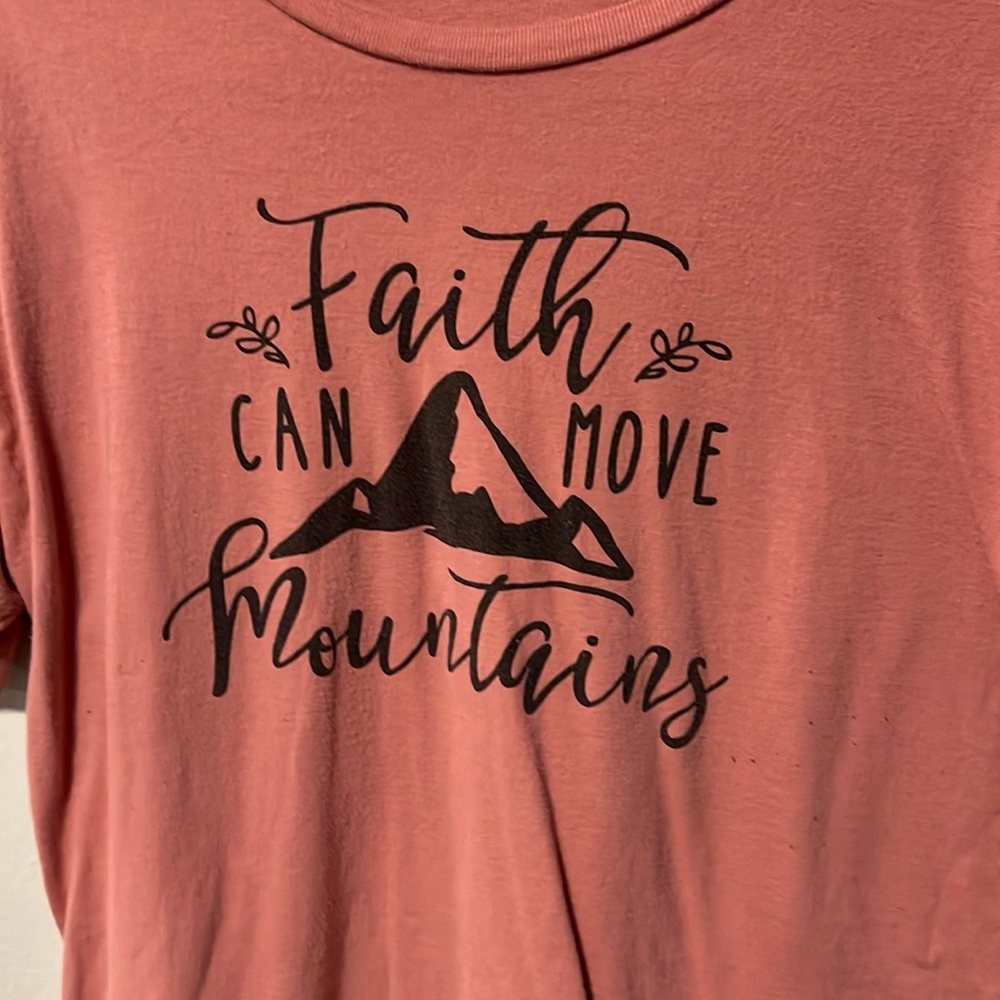 3 items for $8 Faith Can Move Mountains T Shirt Medium